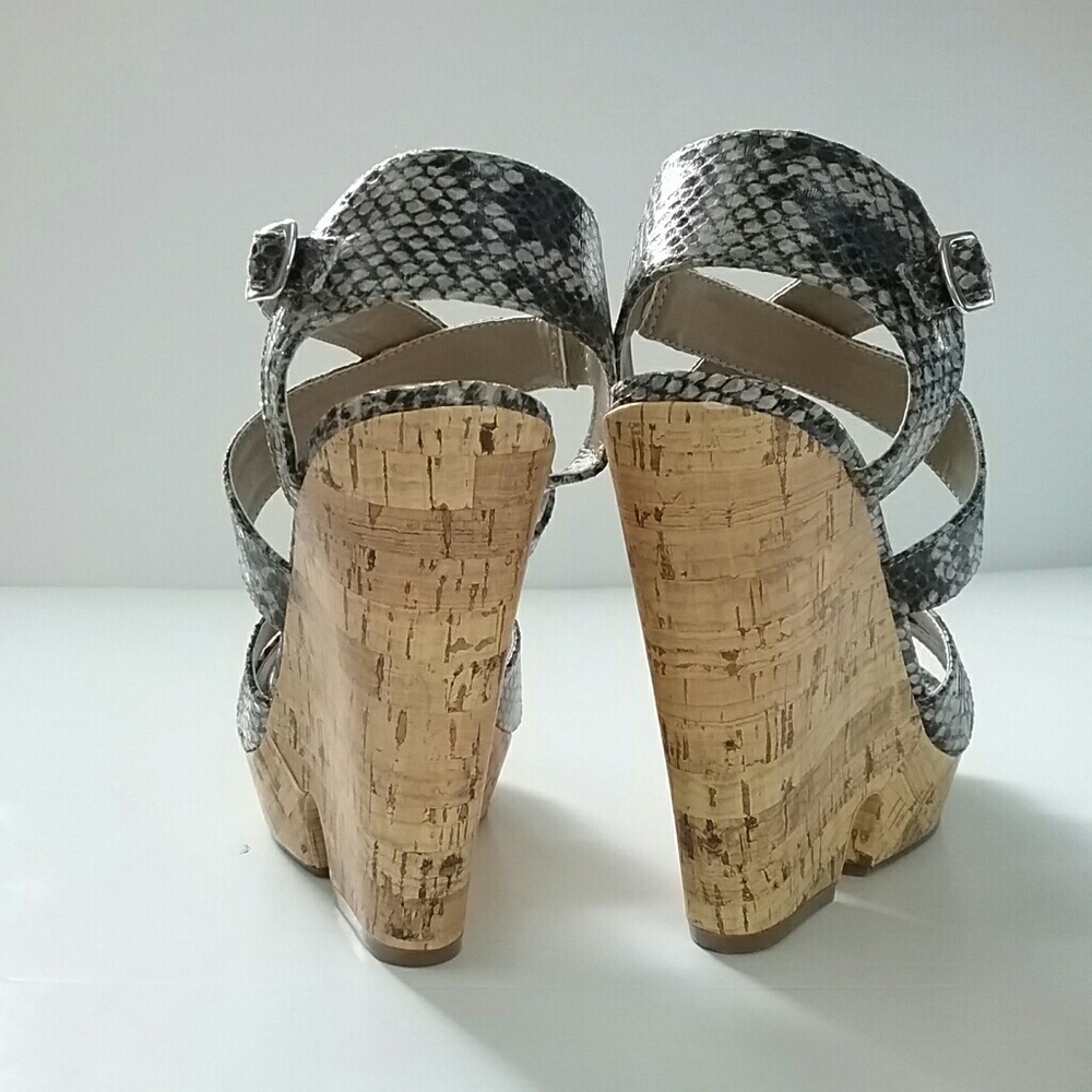 Chinese Laundry//Snake Print Wedges - Picture 4 of 8